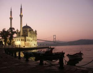 Reizeziel Orient: Ortaköy-Moschee Istanbul, Türkei © Windowseat - Fotolia.com