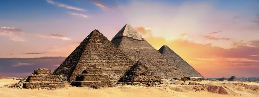 Pyramiden von Gizeh bei Kairo, Ägypten