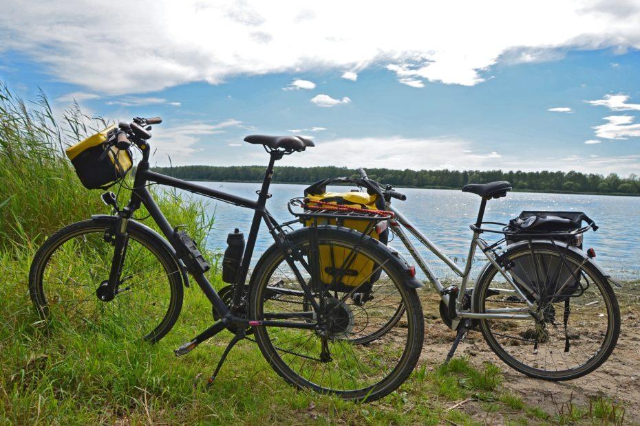 Fahrräder am See